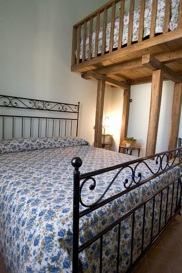 Angolo Del Gelsomino Castel Ritaldi Bagian luar foto