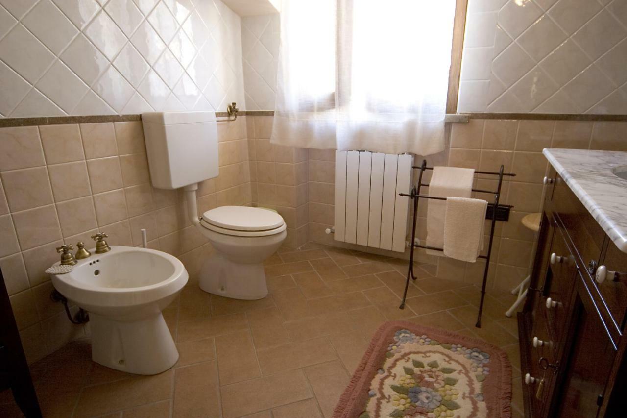 Angolo Del Gelsomino Castel Ritaldi Bagian luar foto