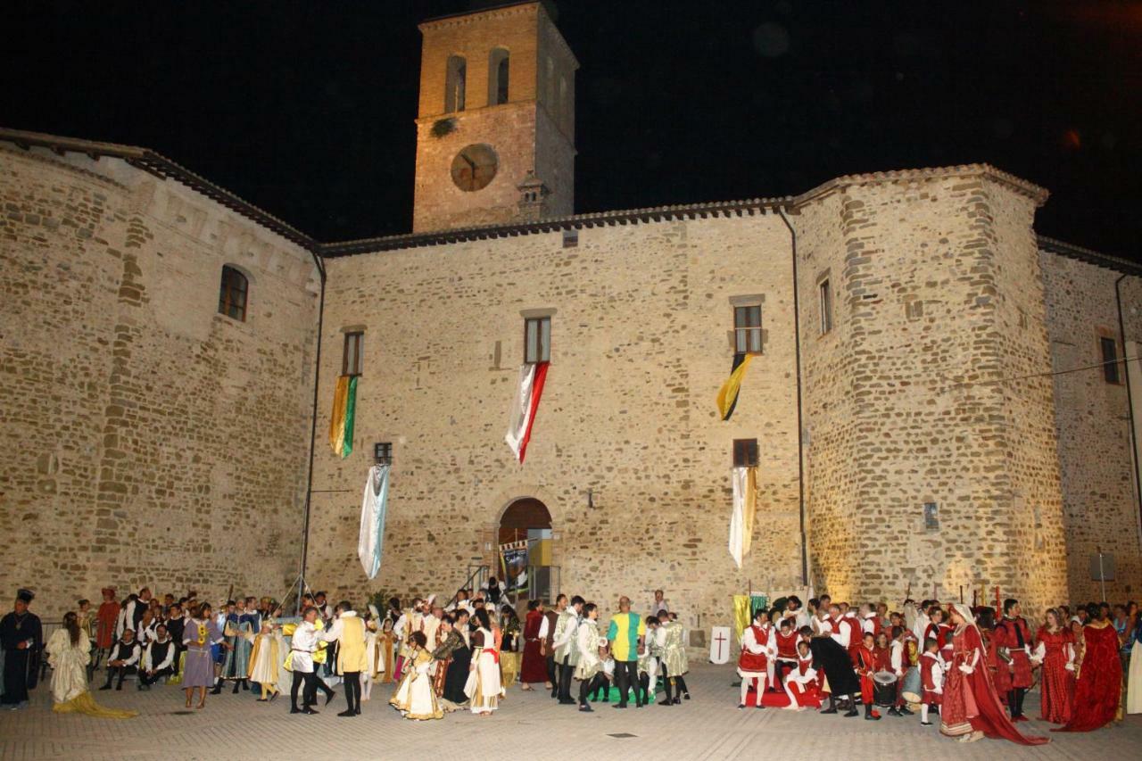 Angolo Del Gelsomino Castel Ritaldi Bagian luar foto