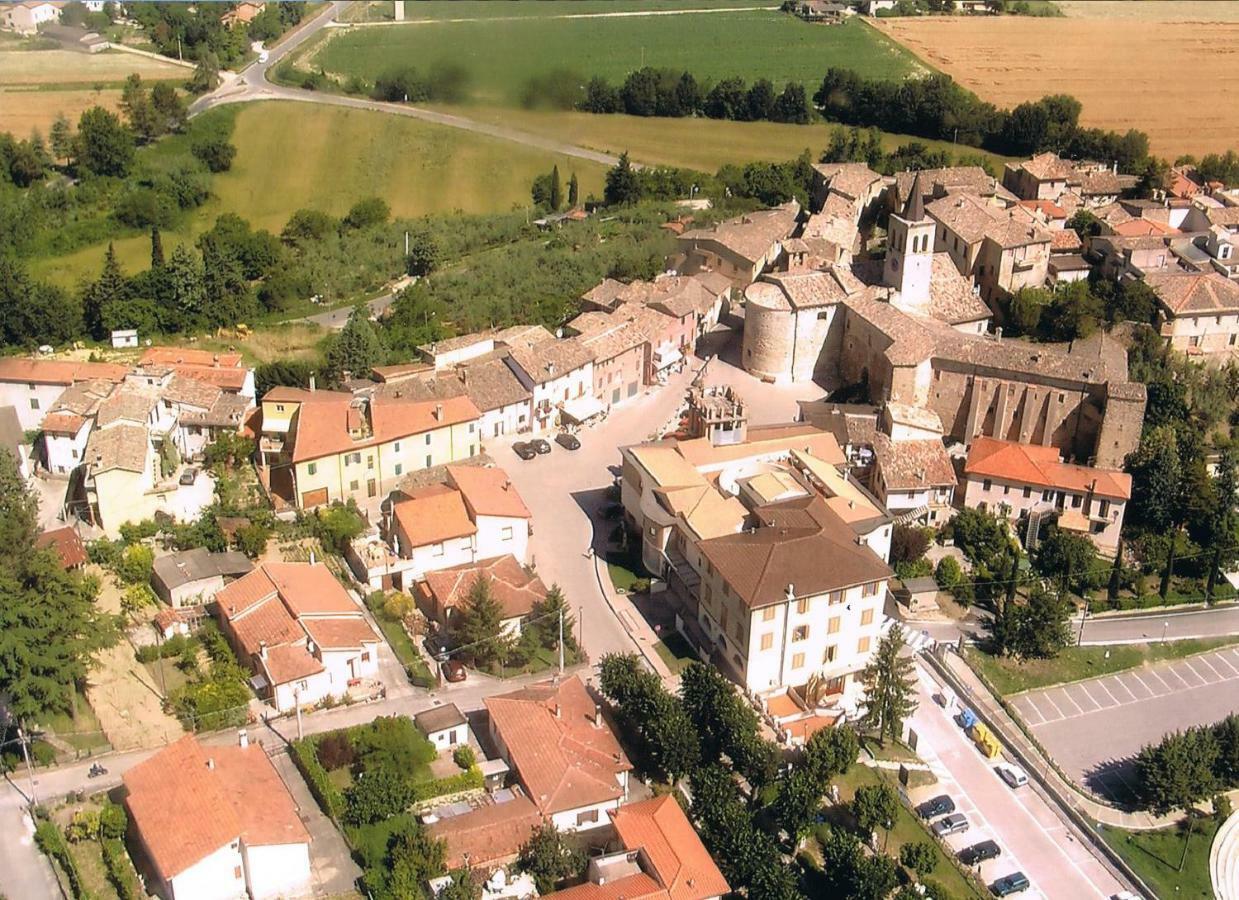 Angolo Del Gelsomino Castel Ritaldi Bagian luar foto