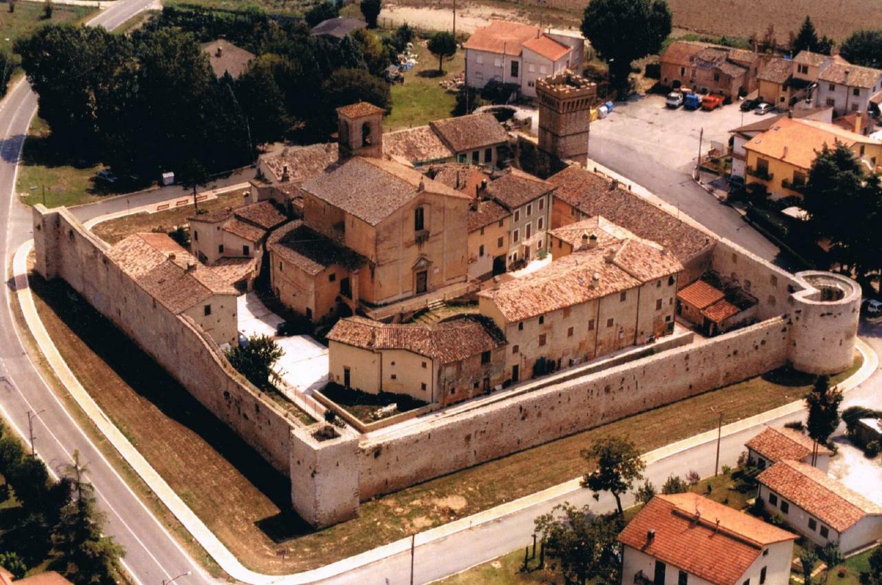 Angolo Del Gelsomino Castel Ritaldi Bagian luar foto